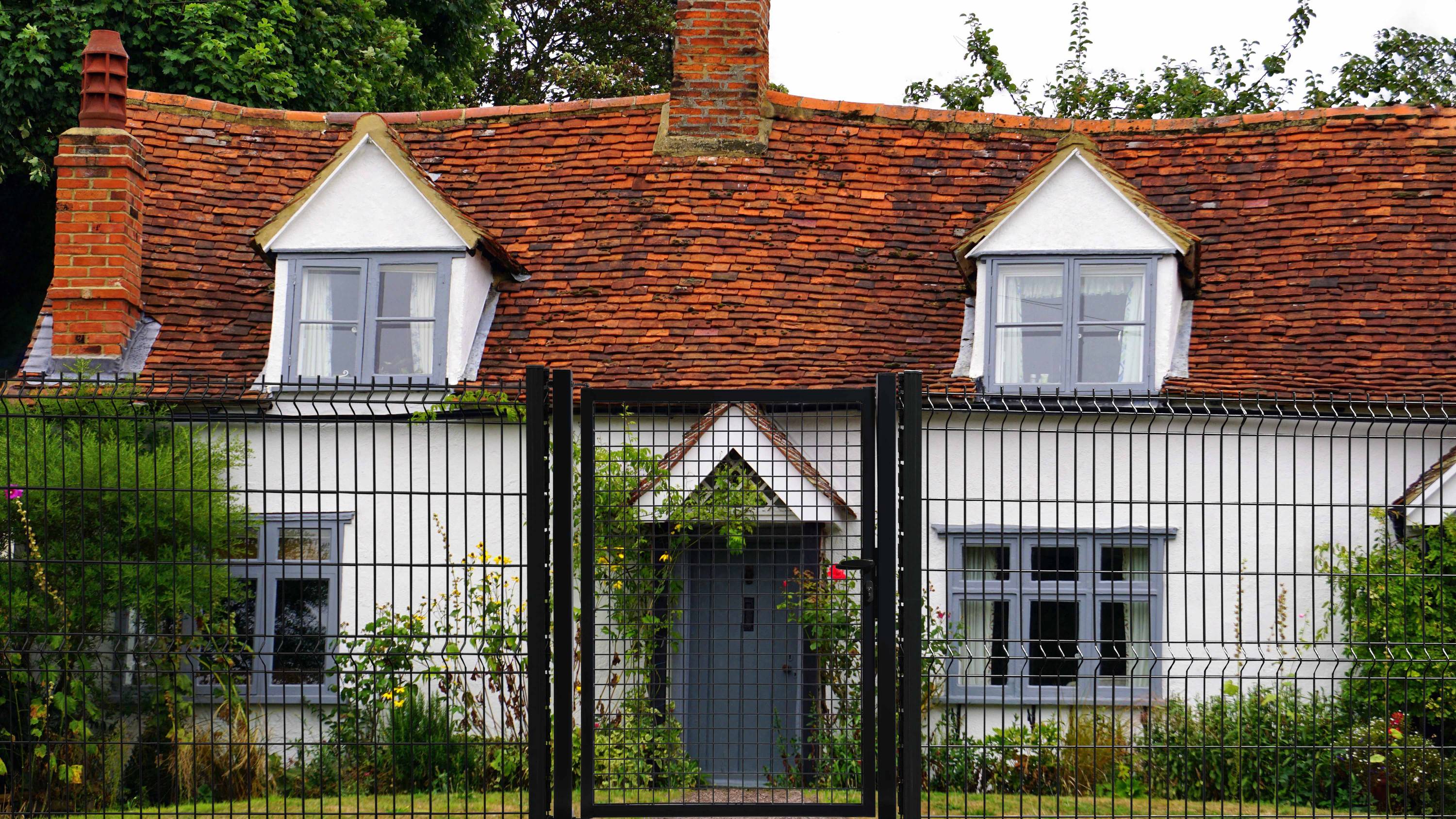 Classic Mesh Gate H1.7M x W1.0M Black